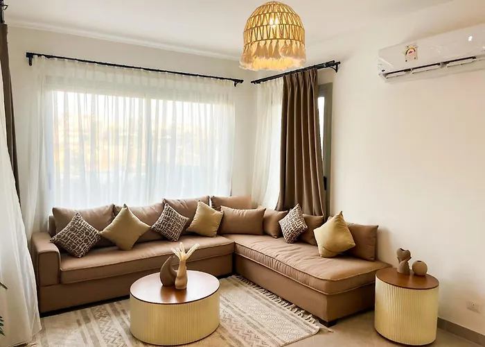3br On Private Swimming Pool - Brandnew